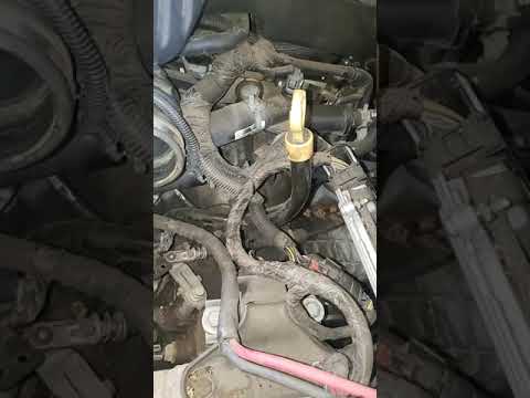 Video: Hoe verander jy 'n krukas sensor op 'n Chrysler Sebring?