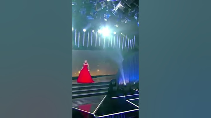 Vestido de Eliana chama atenção no Troféu Imprensa