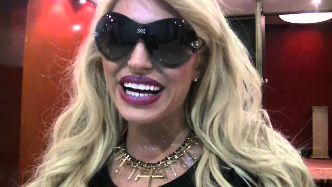 Entrevista con Victoria Xipolitakis YouTube