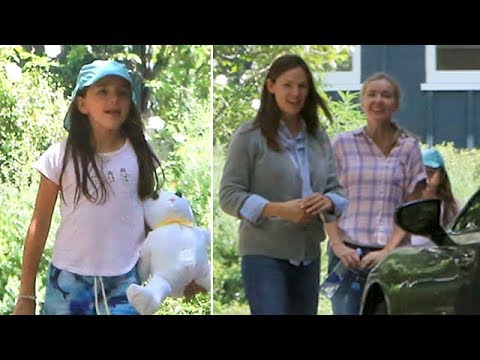 Movie Star And Mother Of Three Jennifer Garner Is Grace Under