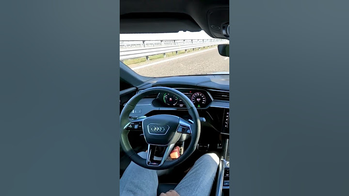 Falling asleep on Audi Q8 Sportback e-tron😱