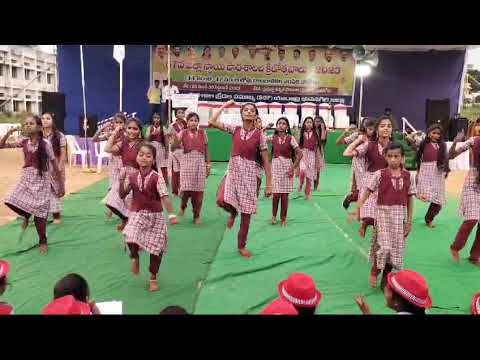 కదలమంటోంది చదువు నేర్పిన నేల....