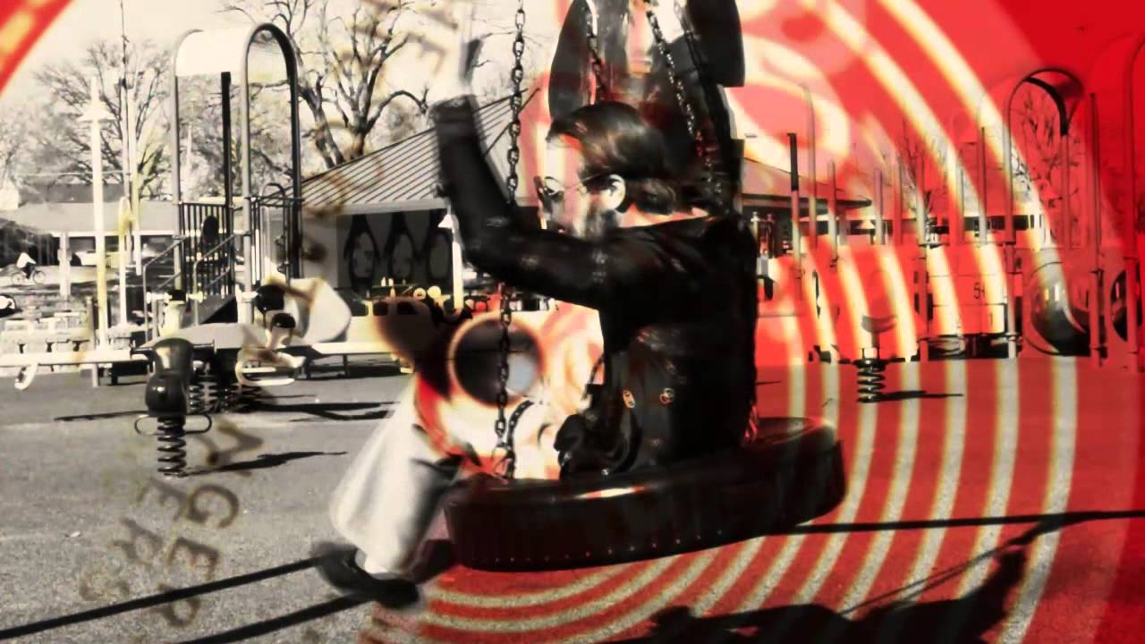 YouTubeでThe Coathangers - Merry Go Round (OFFICIAL MUSIC VIDEO)を視聴