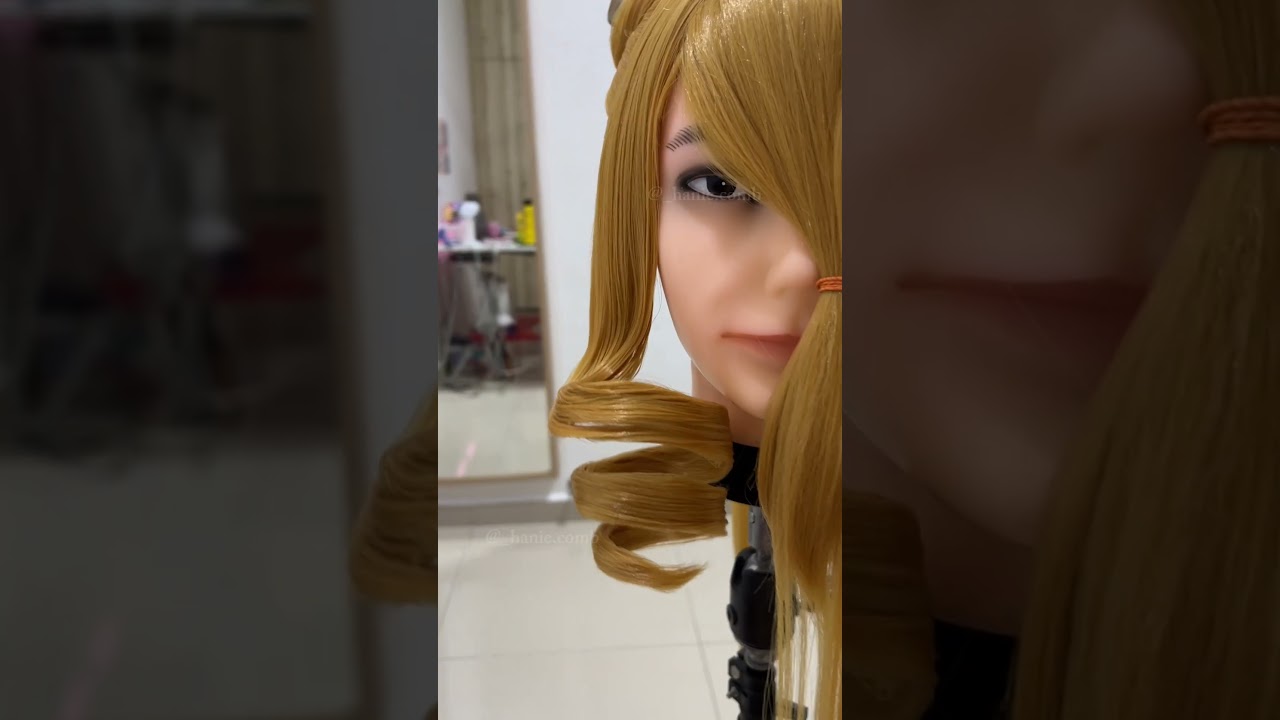 Massive drill curls! Shinku from Rozen Maiden