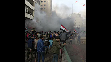 بعد ساعات على حرقها وإزالتها المتظاهرون في النجف يعاودون نصب خيام اعتصام جديدة 