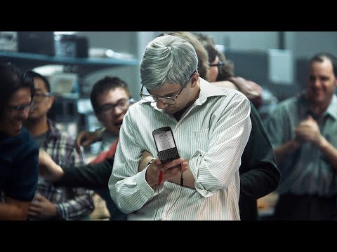 Видео: Два инженера создают первый в мире СМАРТФОН, но терпят крах с появлением iPhone [краткий пересказ]