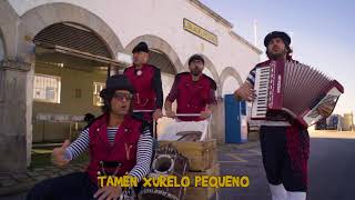 Video thumbnail of "Uxía Lambona e a Banda Molona - Catro vellos mariñeiros"