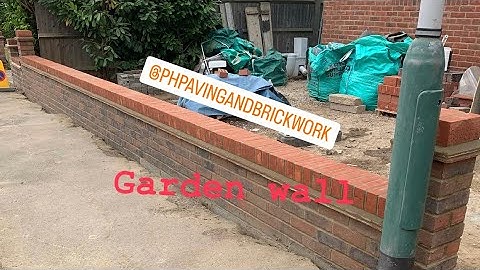 Garden wall 9” brickwork with tile crease and brick on edge #bricklaying #bricks #brickwork #vlog