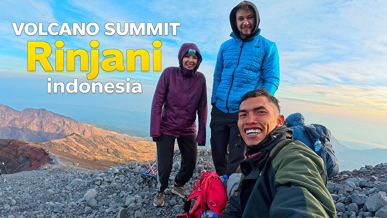 Rinjani Summit at Sunrise – A Hike of a Lifetime