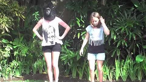 The Lazy Song - Iona and Dora