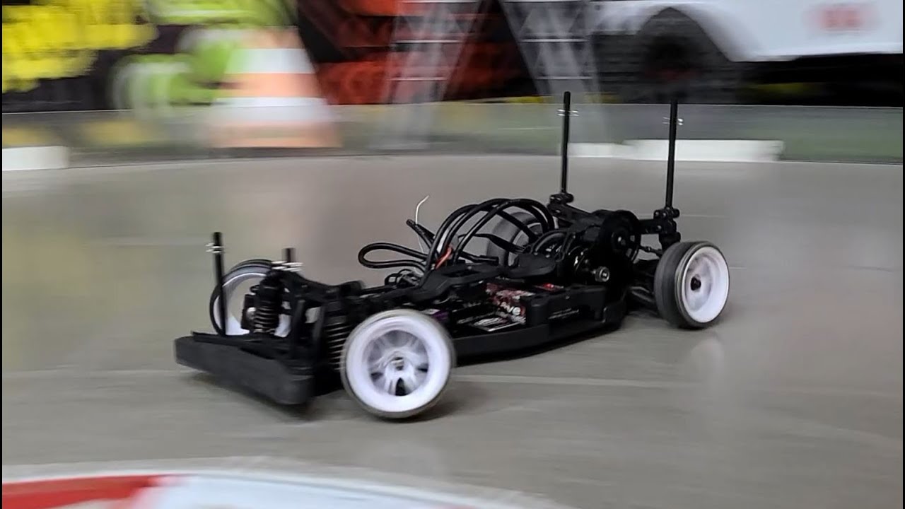 Yokomo YD-2 E Shakedown Out Of Box - YouTube