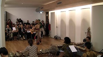 Tari Menak Jingga Dhayung - Dance group Sinar Anyar & gamelan ensemble Wiludyeng (22 nov 2009)