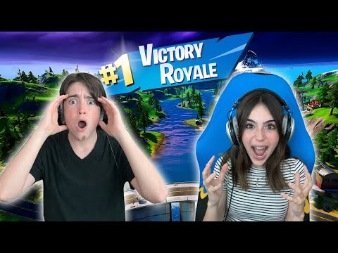 I GOT MY SISTER HER FIRST WIN IN FORTNITE!!