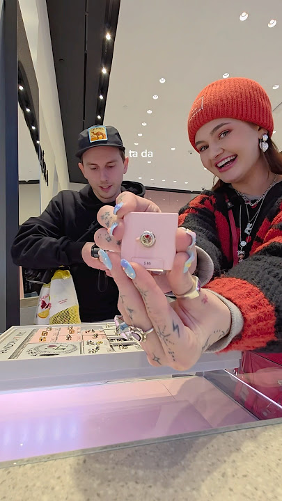 Collecting @ThePandora charms around the world - NEW YORK 🍎✨ #pandora #pandoracharm #ny