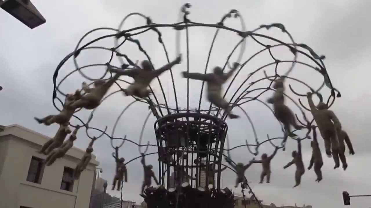 "Homouroboros" Interactive Zoetrope Sculpture by Peter Hudson @ Exploratorium San Francisco Zoetrope Sculpture Zoetrope Sculpture "Homouroboros" Interactive Zoetrope Sculpture by Peter Hudson @ Exploratorium San Francisco