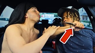 COMING OUT THE CLOSET PRANK ON MY FRIEND! *HE PULLED OUT A KN!FE*