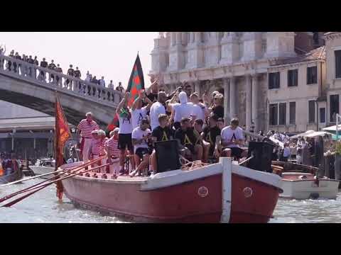 Watch how Venezia FC celebrate their promotion to Serie A. 😎🚣