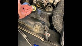 2007 Ford Mustang Coolant Reservoir Replacement