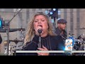 Kelly clarkson  move you the today show