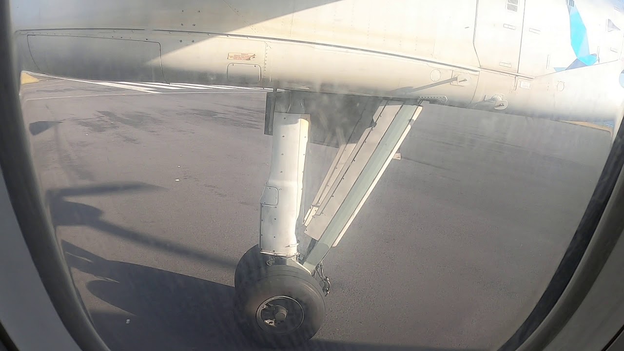 Bombardier Dash 8-Q200 SATA Air Azores Take Off Horta