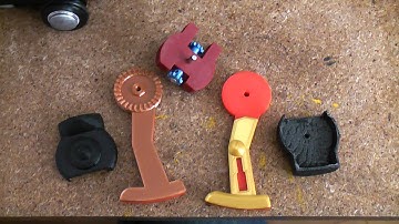 Assembling the 3d printed Passive mechanical legs for Willie Walking Mechanical Man toy.