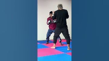 วอร์มหน่อยก่อนไปแถลงข่าว