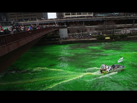chicago river turns green saint patricks day sweatshirts
