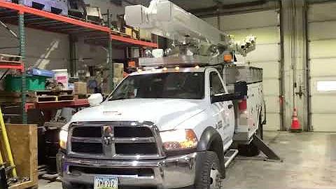 2015 VERSALIFT VO40MHI-01 For Sale