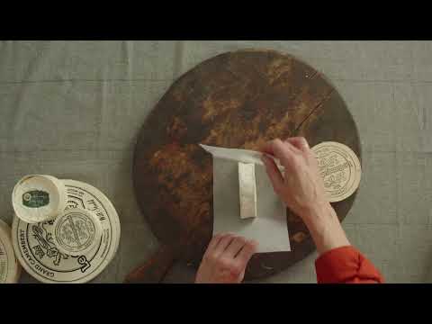 How to cut wrap round cheese | Le Conquerant Camembert