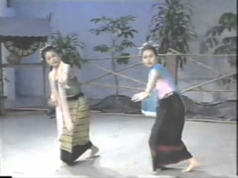 ระบำตำนานปั่นฝ้าย 3