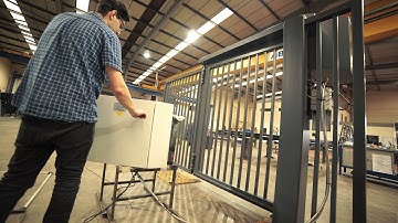 Trackless Bi Folding Gate - CSG 10604