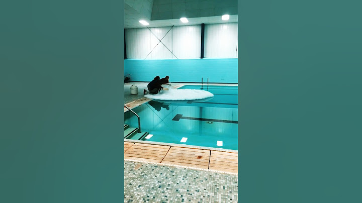 Liquid nitrogen on pool #liquidnitrogen #science #chemistryteacher #shorts