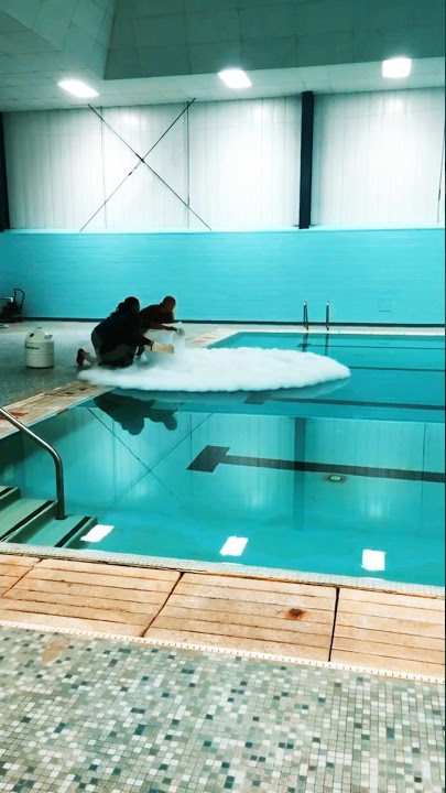 Liquid nitrogen on pool #liquidnitrogen #science #chemistryteacher #shorts