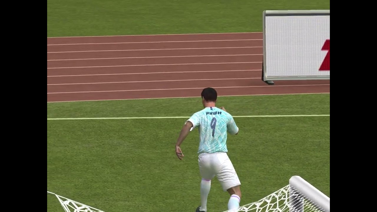 Crazy goal by upgraded Icon Ian Rush (FIFA mobile)