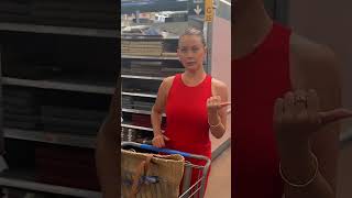 Download Lagu Lo Bosworth and Love Wellness Dancing at Walmart MP3 Download Lagu Lo Bosworth and Love Wellness Dancing at Walmart MP3