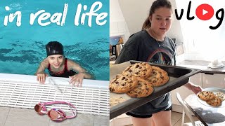 REAL LIFE VLOG ! ΕΦΤΑΣΕ Η ΜΕΡΑ ΤΗΣ ΠΙΣΙΝΑΣ ΚΑΙ ΤΩΝ CHOCOLATE CHIPS COOKIES 🍪
