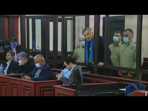 სააკაშვილის პასუხები \"ქართულ ოცნებას\" სასამართლოში - მესამე პრეზიდენტი შეუძლოდ გახდა