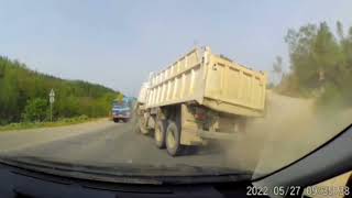 ДТП с самосвалами на Охотской трассе (момент удара) видео