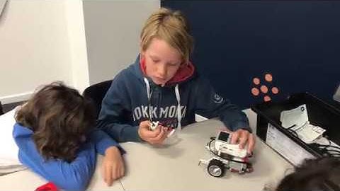 Building a maze solving robot