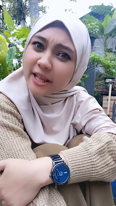 panasin mobil🤣#shortvideo #wanitahijab #wanitaberhijabindonesia #hijaber #wanitabercadarcantik