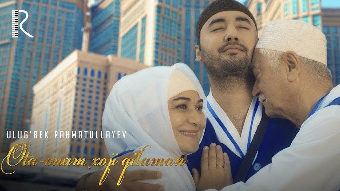 Ayol bilan jinsiy aloqada bolgan bolani tomosha qiling U eshikka yopishib qoldi va sikildi.