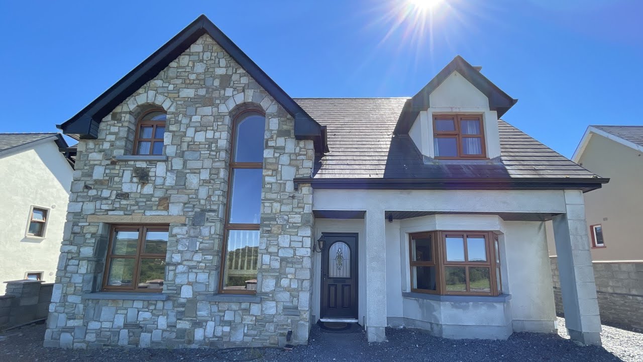 Spacious Family Home For Sale in Boyle, Ireland Wonderful Views. Nr