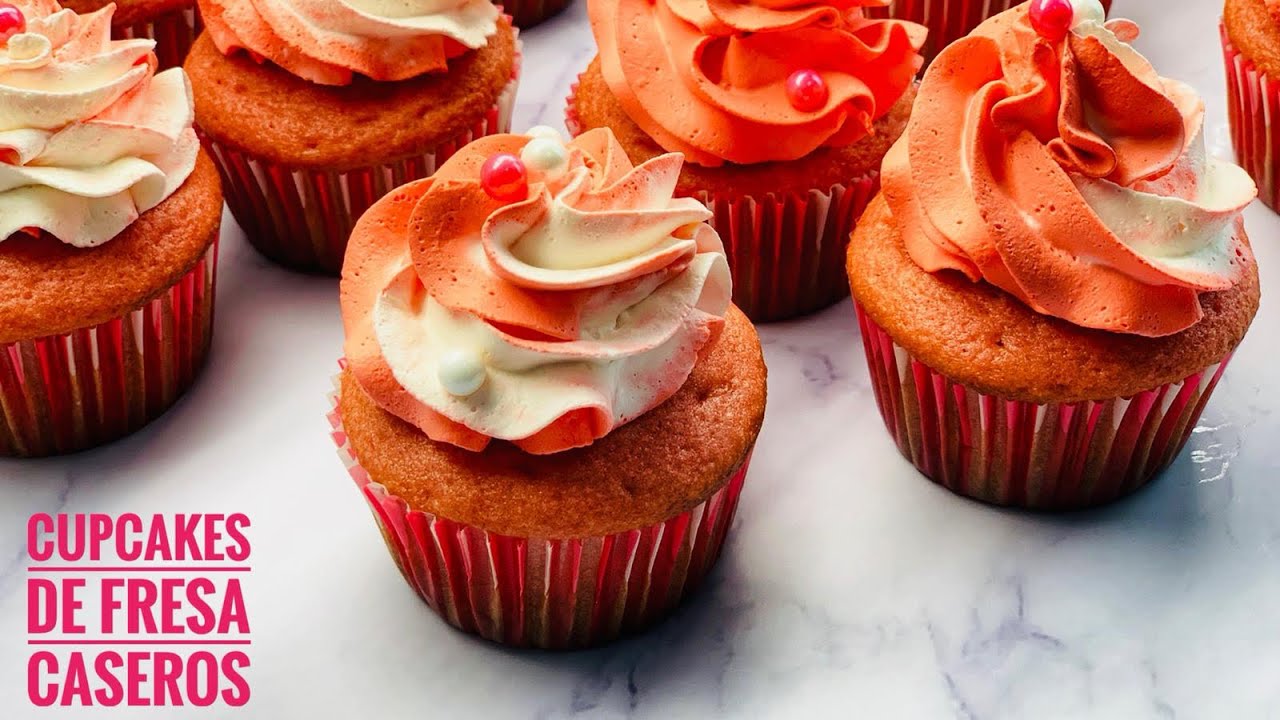 Como hacer cupcakes de fresa ricos fáciles y caseros/ how to make  strawberry cupcakes - YouTube
