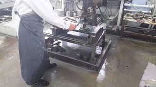 墓石磨き作業　(株)石半　横浜 墓石