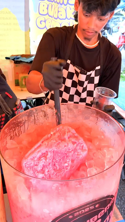 Malaysia’s Sweetest Strawberry Ice Cream Drink – So Refreshing!
