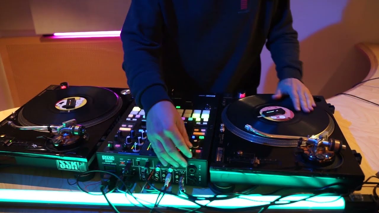 SIMS sur Nova La playlist de Benjamin Epps