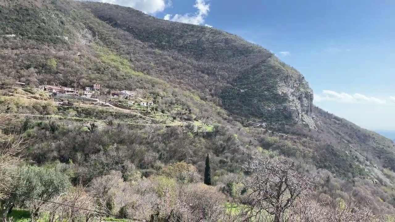 Road to Vodopad Vrteljak u selu Turčini.