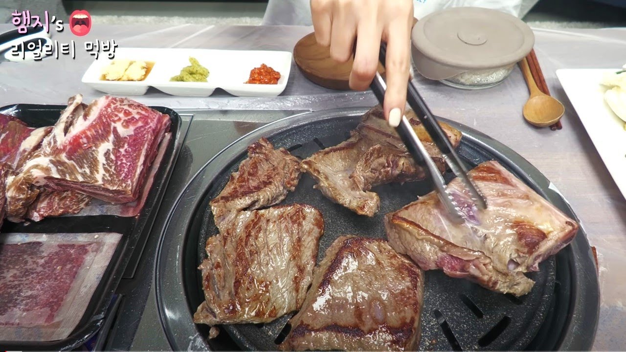 ⁣리얼먹방:) 생 소갈비구이 & 김치말이국수 ★ ft.명이나물,마늘장아찌ㅣGalbi (Grilled Beef Rib)ㅣREAL SOUNDㅣASMR MUKBANGㅣ