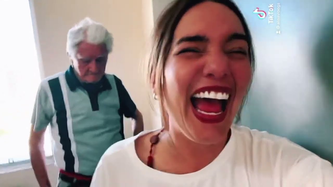 YouTube por el cuarto del viejito🙊😂