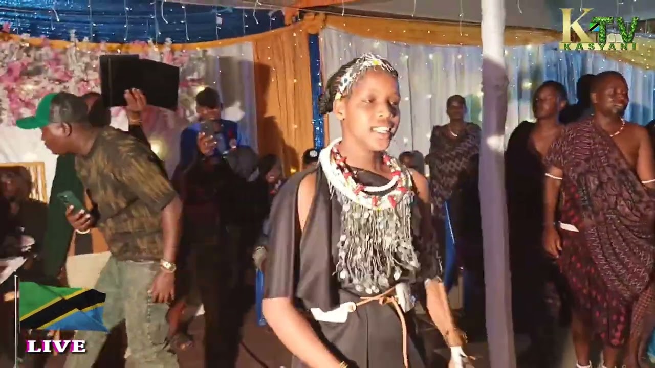 Light china akikosha washabiki ndani ya pwani